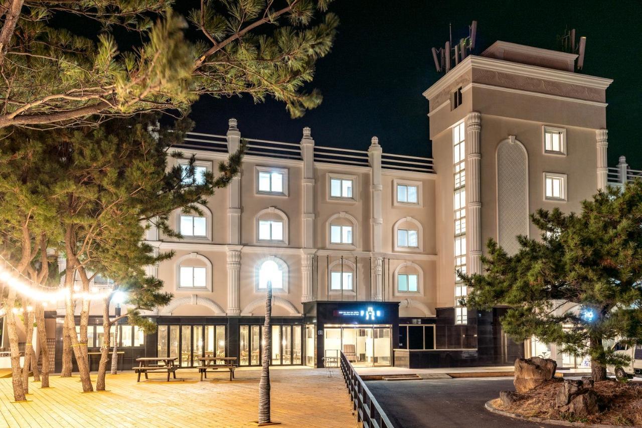 Cocoon Hotel Jeju Exterior foto